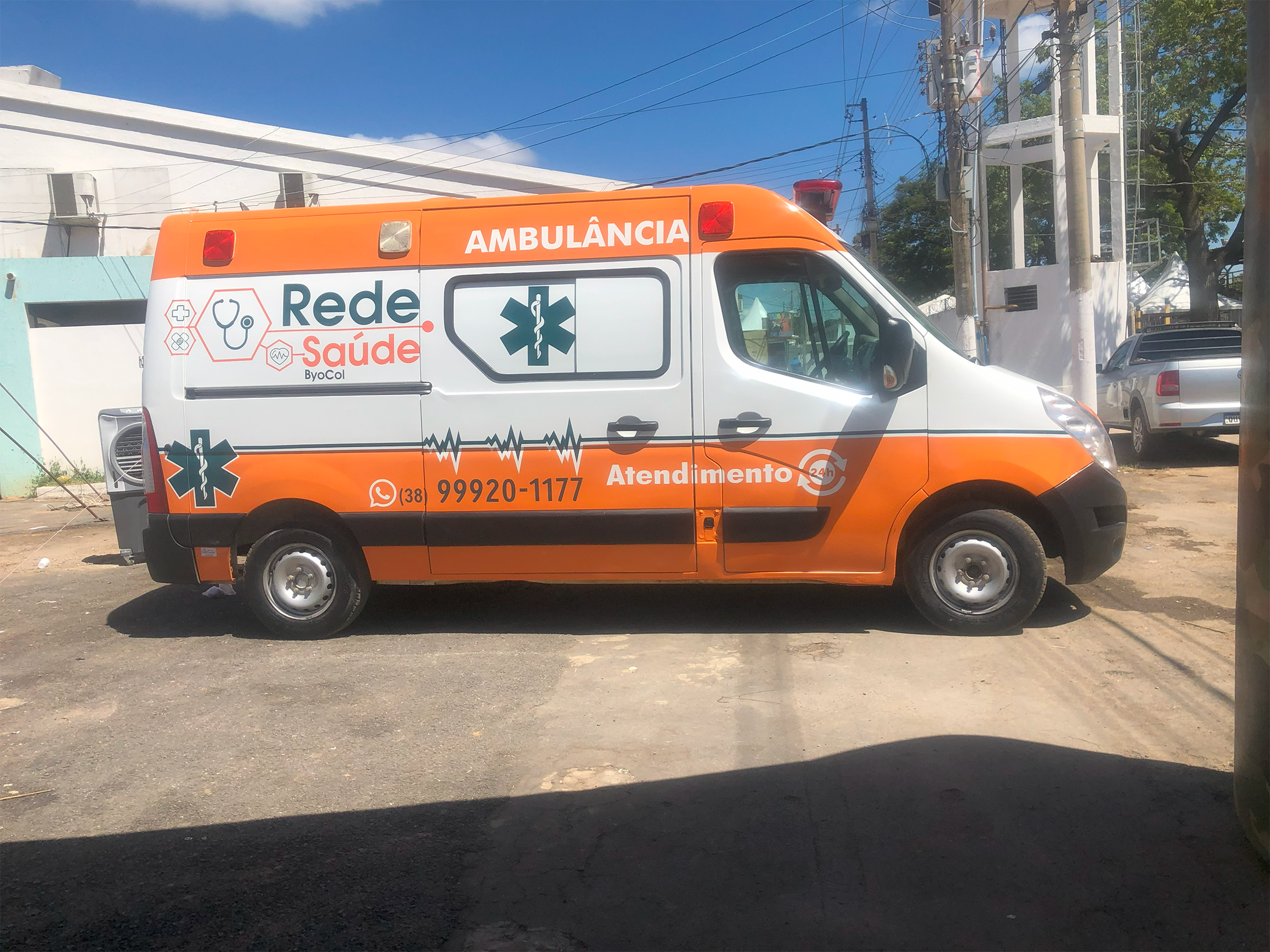 ambulância em montes claros